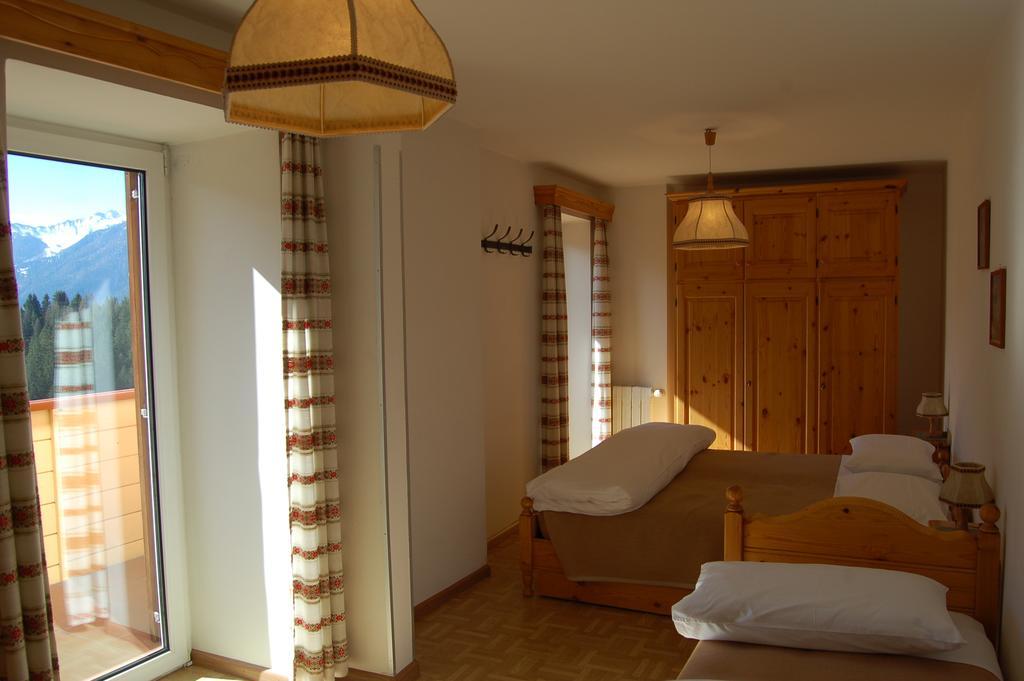 Hotel MILLEFIORI Vigo di Fassa Zimmer foto